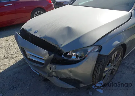 2015 Mercedes-Benz C 300 из США, поврежденный, VIN 55SWF4JB8FU083573